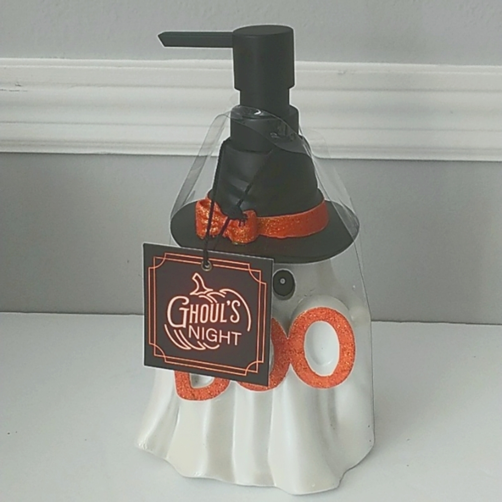 Halloween White Ghost Liquid Soap Lotion Pump Dispenser Spooky - Picture 4 of 6